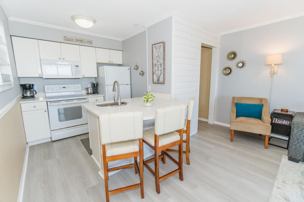 Stunning Views!!-Oceanfront Villa-Heated Pool-Private Balcony-Tiki Bar-Walk To Coligny Plaza هيلتون رئيس جزيرة المظهر الخارجي الصورة